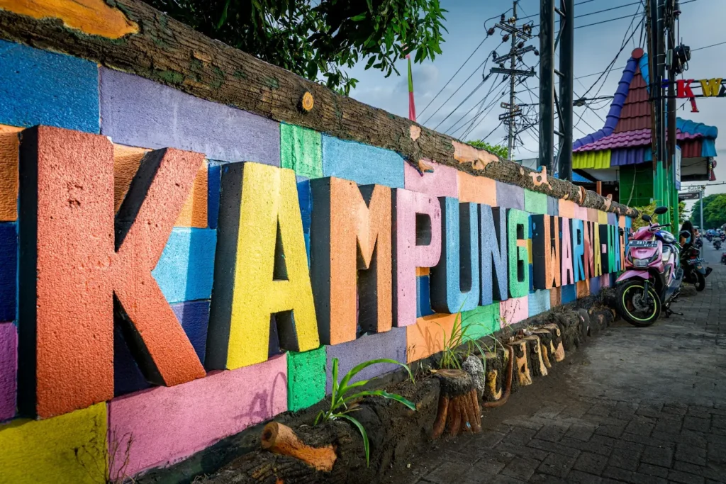 rumah warna warni malang